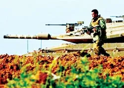 Israel bắt đầu tấn công Hamas bằng đường biển