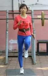 Thông qua kế hoạch đầu tư môn điền kinh năm 2009 - Thuê lại chuyên gia nước ngoài ảnh 2