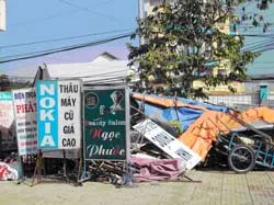Tang vật phơi nắng, chính quyền bí cách!