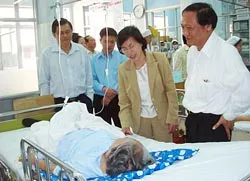 Chủ tịch HĐND TPHCM Phạm Phương Thảo thăm, chúc tết người nghèo