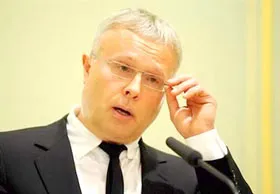 Tỷ phú Nga mua lại báo Anh