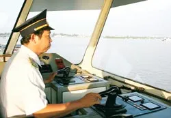 Người dân xứ dừa náo nức đón chờ “thời khắc lịch sử”