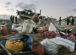 Đổ xô tìm kiếm thi thể thân nhân