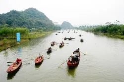 Lễ hội du lịch chùa Hương năm 2009: Có còn tắc đường, tắc đò?