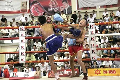 Xem đấu võ đài ở Phnom Penh