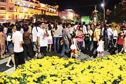 Tổng Bí thư Nông Đức Mạnh chúc tết Đảng bộ, chính quyền và nhân dân thủ đô ảnh 5