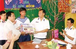 Vui xuân trên biển Tây Nam