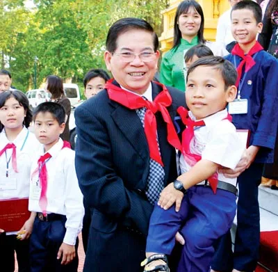 Chủ tịch nước Nguyễn Minh Triết: Chung sức đồng lòng vượt qua khó khăn để phát triển