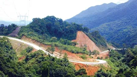 Đèo Lò Xo trên đường Hồ Chí Minh hôm nay. Ảnh: THÀNH TÂM