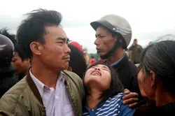 Chìm đò chở 78 người ở sông Gianh, tỉnh Quảng Bình. Báo SGGP tham gia hỗ trợ khẩn cấp. ảnh 5