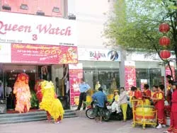 Từ nay đến Tết Nguyên tiêu: Nhộn nhịp lân-sư-rồng