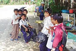 Quá giang đến trường