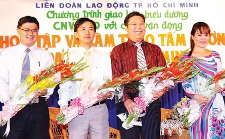 Làm theo với cả tấm lòng