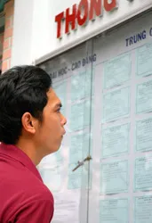 Tìm lối ra cho lao động mất việc