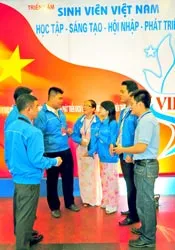 Không ngừng nỗ lực rèn đức, luyện tài