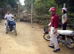 Chuyện hi hữu ở Hà Nội: Cả làng bị “nhốt” ảnh 2