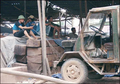 Bao giờ “kích cầu” cho các làng nghề?