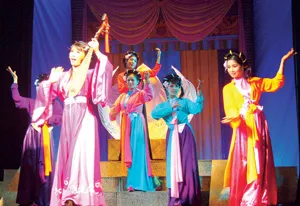 Lễ mở xiêm áo-Khúc tráng ca của dân tộc