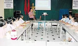 Nâng cao chất lượng sinh hoạt chi bộ : Vai trò chủ động của một đảng bộ quận