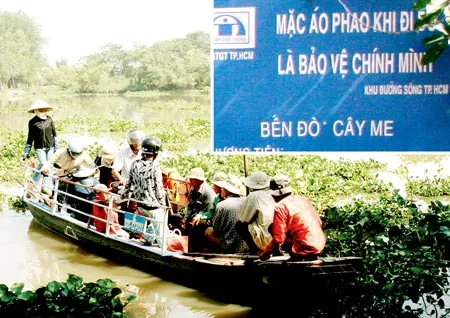 Củ Chi (TPHCM): Còn nhiều chuyến đò bất an