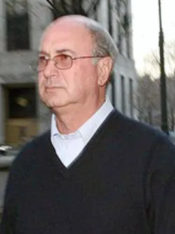 Mỹ phát hiện thêm 3 vụ lừa đảo lớn ảnh 2