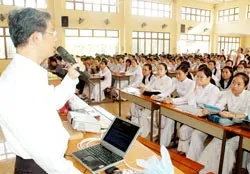 “Tiên hướng nghiệp, hậu hướng trường”