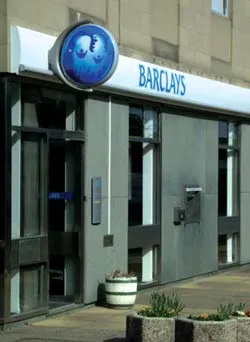 Barclays, nhà tài trợ của giải bóng đá hấp dẫn ảnh 1