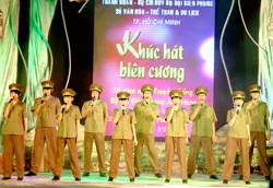 Triển lãm “Bộ đội Biên phòng Việt Nam Anh hùng – 50 năm xây dựng, chiến đấu và trưởng thành”