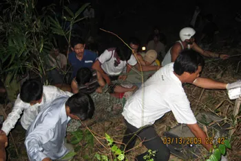 Nỗ lực cứu người trong đêm ảnh 2