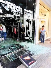 Hy Lạp: Bạo lực thanh niên tái phát