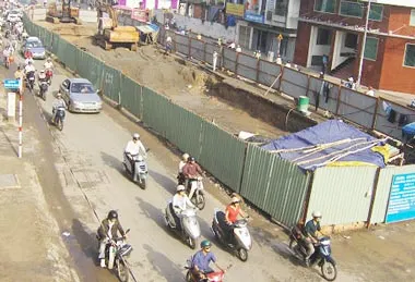 Các công trình giao thông trọng điểm tại TPHCM lại trễ hẹn!