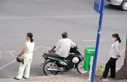 Chưa nên bắt xe ôm đăng ký kinh doanh