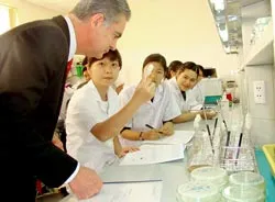 Trường ĐH Quốc tế (ĐH Quốc gia TPHCM) đưa vào sử dụng lớp học – phòng thí nghiệm đạt chuẩn quốc tế