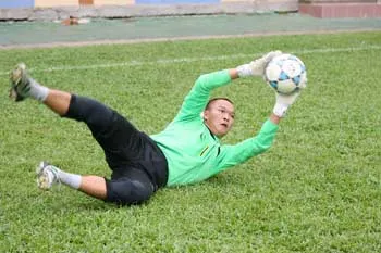 Quả bóng vàng Việt Nam Dương Hồng Sơn bị kỷ luật