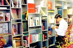 Ông chủ kinh doanh sách nghệ thuật: “Sách khiến tôi phấn khích đến mất ngủ”