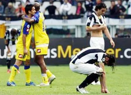 Vòng 30 - Serie A 2008/09: Juventus xa dần ngôi vô địch