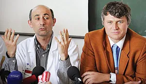 Ghép cùng lúc khuôn mặt và 2 tay