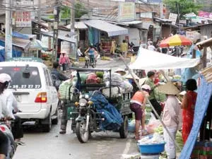 Cầu Mỹ Thuận thành… chợ!