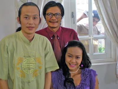 Một ngày với đoàn phim Kính thưa Ôsin