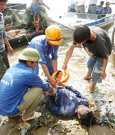 Đứt cáp treo cầu tạm Trà Ôn, Vĩnh Long: 5 người chết và mất tích ảnh 2