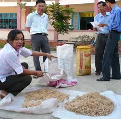 Những bữa ăn trưa... xã hội hóa