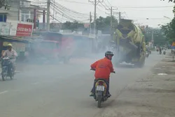 Khổ vì khói bụi, bê tông tươi