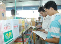 Nhiều bộ sách giáo khoa sẽ giúp tiết kiệm ngân sách