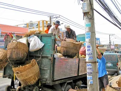 Tăng phí, có thu gom hết rác?