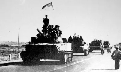 Xe tăng tiến vào giải phóng Sài Gòn 30-4-1975