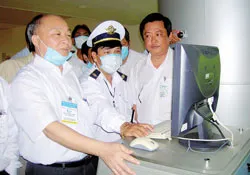 Ứng phó đại dịch cúm A/H1N1: Không được để lọt lưới