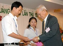 Những tấm gương bình dị