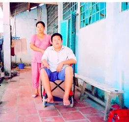 Cha làm thuê đau yếu, con gặp nạn