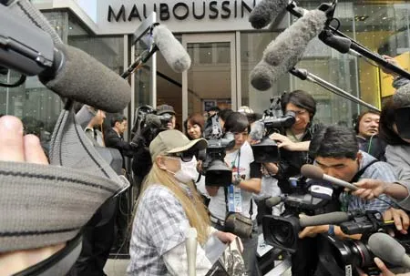 Nhật Bản: Cửa hàng Mauboussin tặng 5.000 viên kim cương cho khách hàng