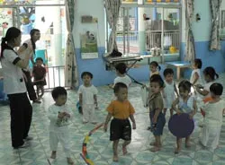 Năm học 2009-2010, đối với vùng khó khăn: Sẽ miễn học phí bậc mầm non